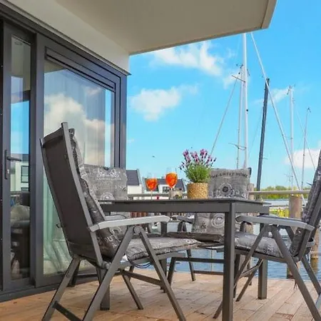 Hotel na wodzie Houseboat In Peenemuende *