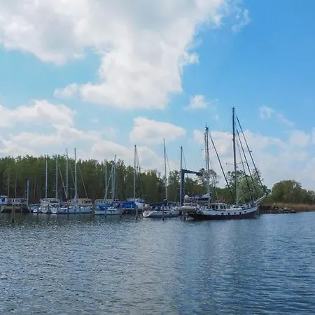 Houseboat In Peenemuende Hotel na wodzie Peenemunde