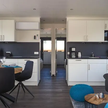 Hotel na wodzie Houseboat In Peenemuende *